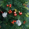 Set Van 2 Kerstbomen Mini Kunstkerstboom Met Dennenappels En Rode Bessen, Ballen En Warm Witte LED-lampjes IP44 Groen PVC Metaal 33 X 75 Cm 9