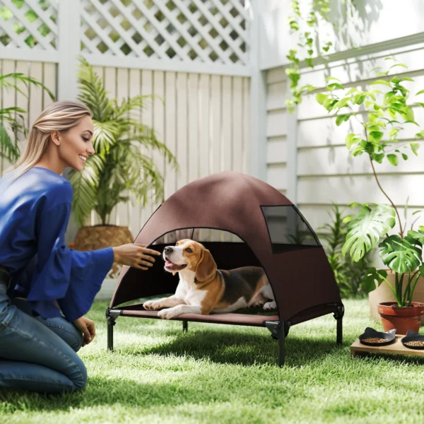 Hondenligstoel outdoor met dak, verhoogd hondenbed voor middelgrote honden, verkoelende huisdierligstoel met wasbaar mesh metalen frame draagtas, huisdierbed voor buiten kamperen 76x61x71cm, koffie 2
