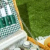 Picknickmand van wilgenhout picknickkoffer voor 2 personen met geïsoleerd koelvak bestekset, compleet picknickset voor kamperen strand kerstmis lichtbruin 9