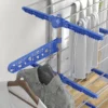 Wasrek met wielen wasdroger toren 2 niveaus opvouwbare vleugel staande droger van staal in blauw voor ruimtebesparend drogen 9