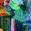 Griezelige clown halloween decoratie, beweegbaar, lachfunctie, roze+paars 10