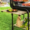 Stalen Houtskoolgrill Met Afsluitbare Deksel, Grillrooster, Wielen, Handvat, Houten Plank 98 X 54 X 91 Cm Zwart