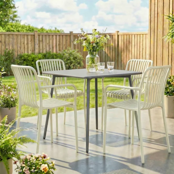 Tuinstoelen Set Van 4 Stapelbare Terrasstoelen Met Lamellenontwerp Armleuningen, Ergonomisch Crèmewit