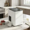 Zelfreinigende Tafel ijsmachine Compacte Ijsmaker Met Schep En Mand Wit