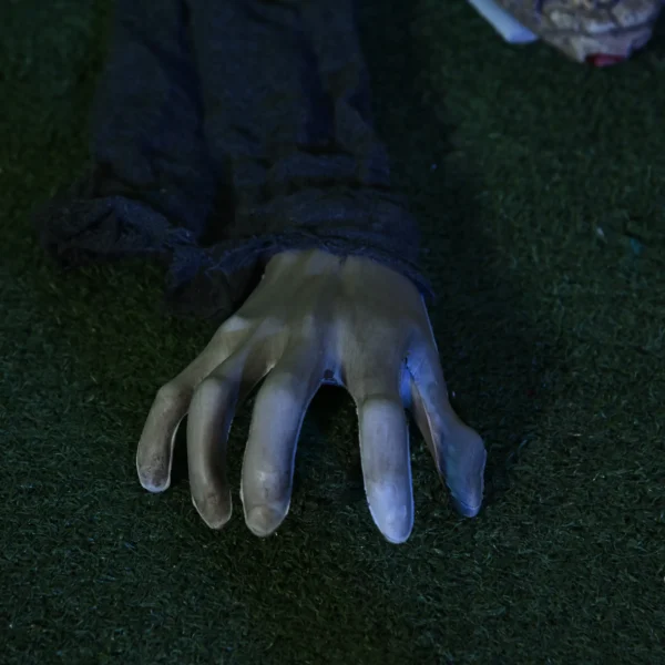 Halloween Dekoration Zombie, LED Augen, Heult Und Kriecht, Geräusch & Bewegungssensor, Batteriebetrieben, 159 Cm