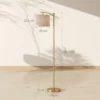 Stehlampe, Verstellbare Lichtoptionen, Fußschalter, Fernbedienung, Metall, Gold