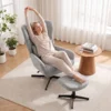 360° Draaibare Loungestoel Met Kruk, In Hoogte Verstelbaar, Chenille bekleding, Met Lendenkussen, Crèmewit