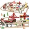 Houten Treinset 133 Stukken Treinset Met Elektrische Locomotief, Basisplaat, Rails, Kraan, Brug Geschikt Voor Peuters Vanaf 3 Jaar