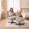 Loungestoel Met Voetenbank, 360° Draaibaar, Corduroy Bekleding, In Hoogte Verstelbare Voetensteun, Beige