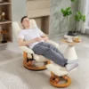 Relaxstoel Met Voetenbank, Draaibaar & Kantelbaar, Kunstlederen Bekleding, Tot 150 Kg, Houten Frame, Crèmewit