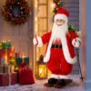 Zingende Ski Kerstman, 66 Cm, Geanimeerde Staande Kerstfiguur Met Ski's, Geschenkzak En Geluids /aanraakactivering